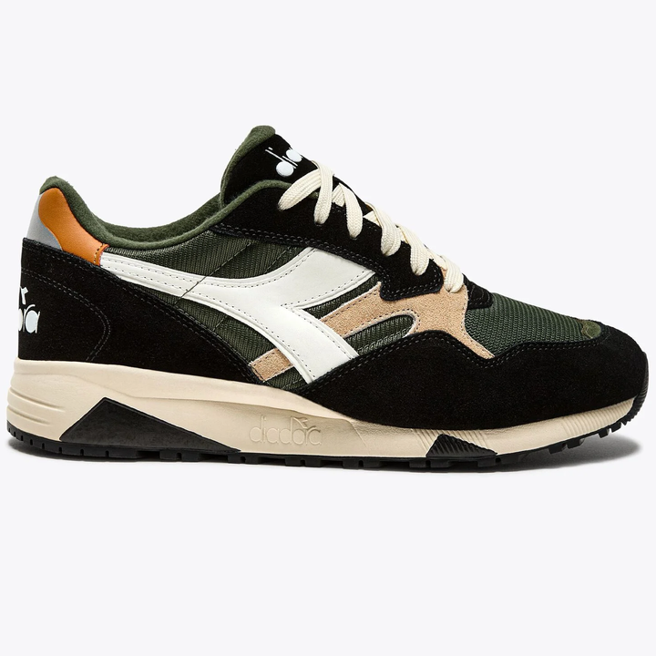 Diadora N902 Trainers Khaki